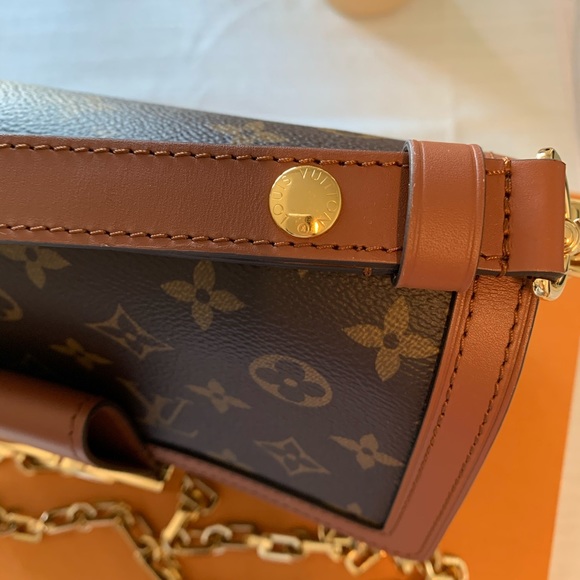 Authentic Louis Vuitton Dauphine MM Monogram Bag - Picture 3 of 8